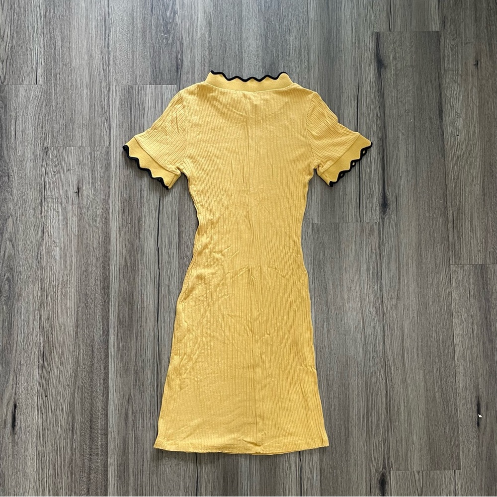 Yellow Ribbed Bodycon Dress - Picture 3 of 3